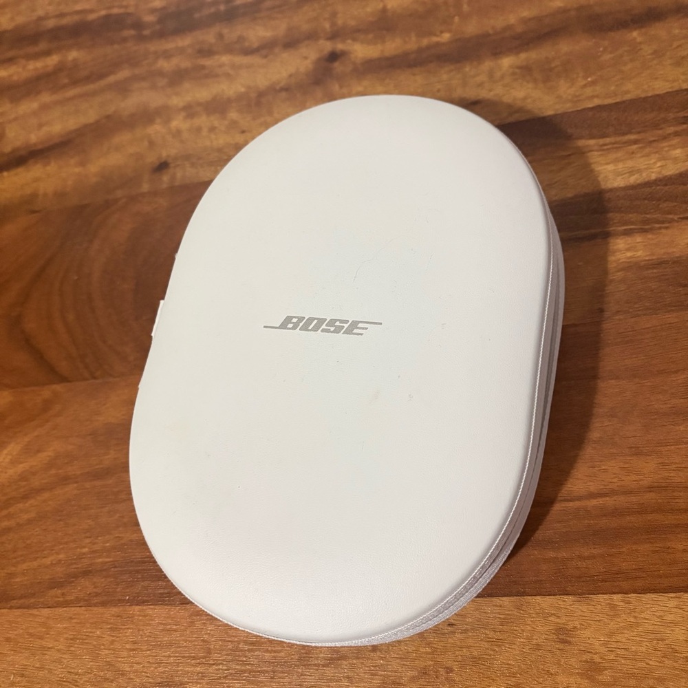 Bose Over-Ear Headphones White/Silver Quiet comfortable ultra noise cancellation - Picture 2 of 5